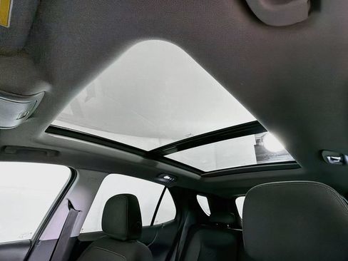 Used 2018 Chevrolet Equinox LT w/ Sun & Infotainment Package AWD/4WD image 21