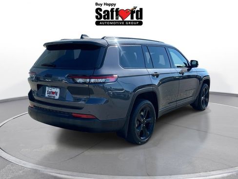 Used 2025 Jeep Grand Cherokee L Limited w/ Black Appearance Package AWD/4WD image 8