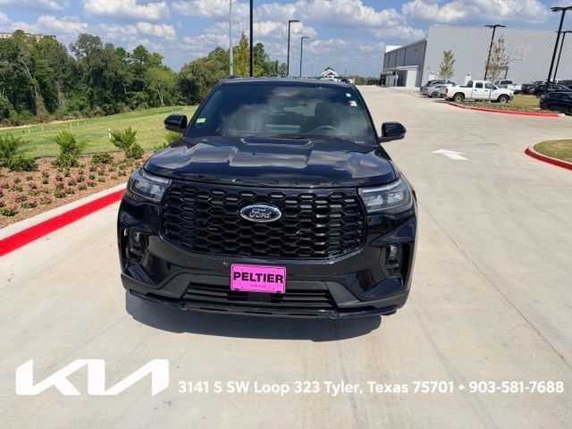 Used 2025 Ford Explorer ST-Line w/ Premium Package RWD image 2