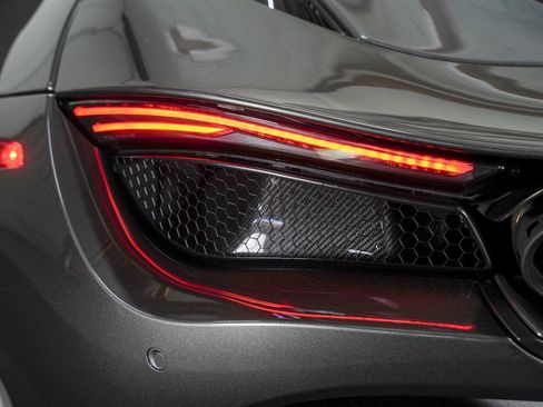 Used 2019 McLaren 720S Performance image 23