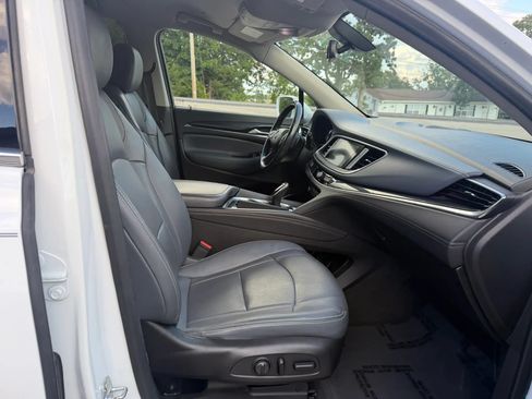 Used 2019 Buick Enclave Essence FWD image 48