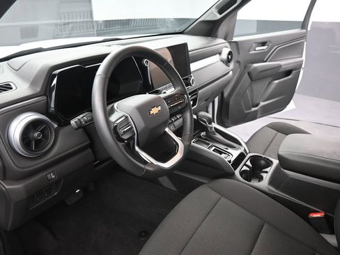 Used 2024 Chevrolet Colorado LT image 9