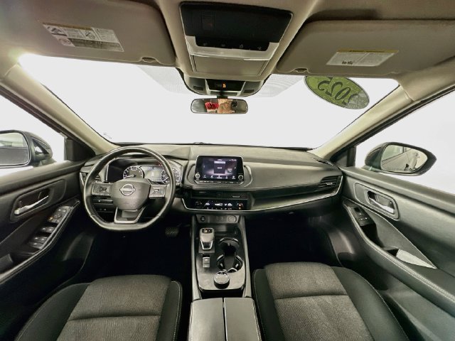 Used 2025 Nissan Rogue SV AWD/4WD image 30
