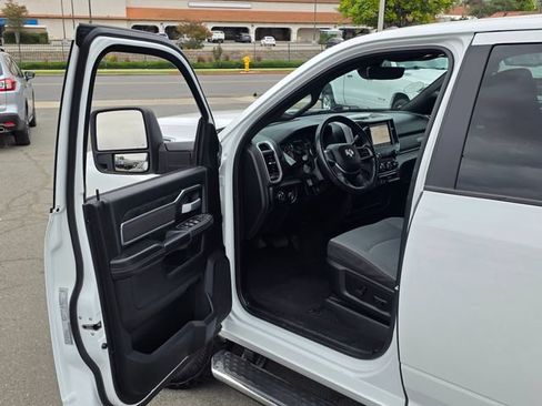Used 2024 RAM 2500 Big Horn AWD/4WD image 33
