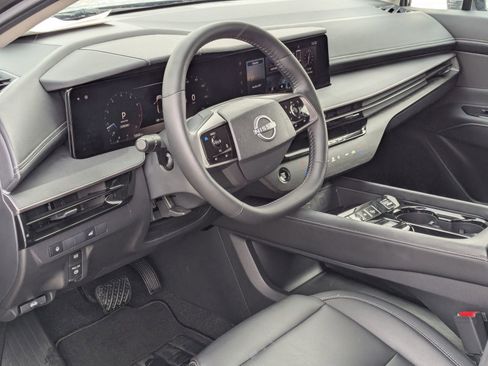 Used 2025 Nissan Murano SV image 12