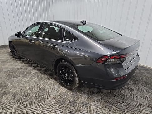 Used 2025 Honda Accord SE image 9
