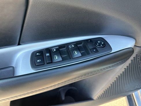Used 2019 Dodge Journey SE FWD image 39