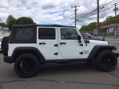 Used 2015 Jeep Wrangler Unlimited Sport w/ Quick Order Package 24S AWD/4WD image 8