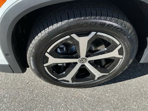 New 2026 Volkswagen Tiguan SE image 26