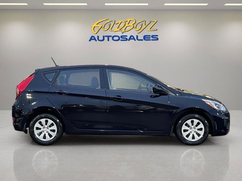 Used 2016 Hyundai Accent SE image 3