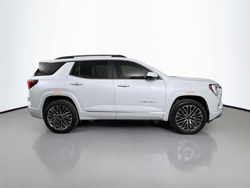 Used 2026 GMC Terrain Denali AWD/4WD image 4