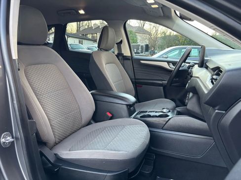 Used 2021 Ford Escape SE image 25