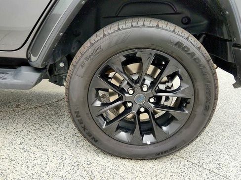 Used 2025 Jeep Wrangler Unlimited Sahara AWD/4WD image 9