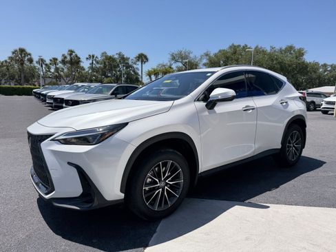 Used 2025 Lexus NX 250 FWD w/ Towing Package (2000 Lbs) image 7