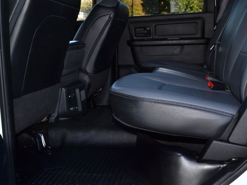 Used 2021 RAM 2500 Tradesman w/ Chrome Appearance Group image 10