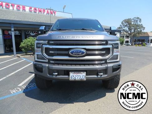 Used 2022 Ford F350 Platinum w/ FX4 Off-Road Package AWD/4WD image 8