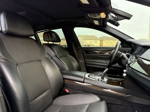 Used 2012 BMW 750i RWD image 18