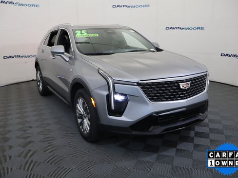 Used 2025 Cadillac XT4 Premium Luxury FWD image 3