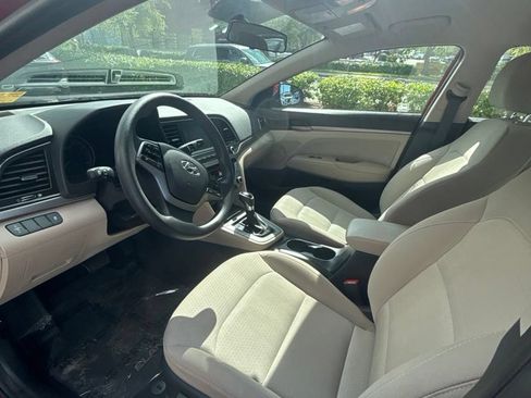 Used 2017 Hyundai Elantra SE FWD image 12