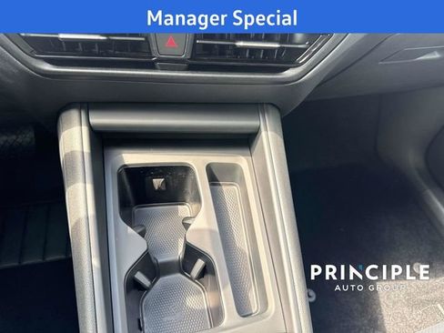New 2025 Volkswagen Tiguan SE FWD image 18