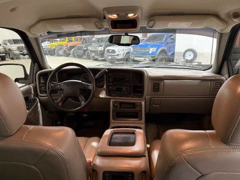 Used 2006 GMC Sierra 2500 SLT w/ Heavy-Duty Power Package image 16