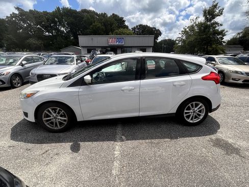 Used 2015 Ford Focus SE FWD image 12
