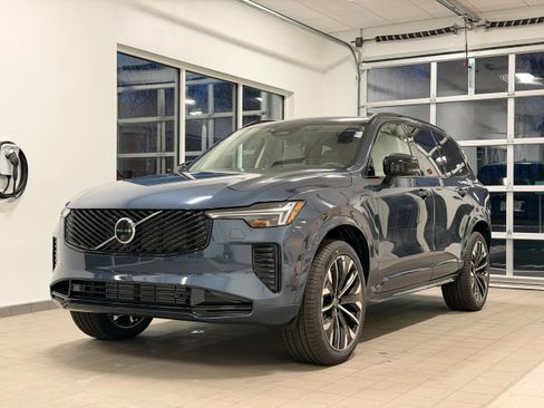 New 2026 Volvo XC90 T8 Ultra w/ Protection Package AWD/4WD image 2