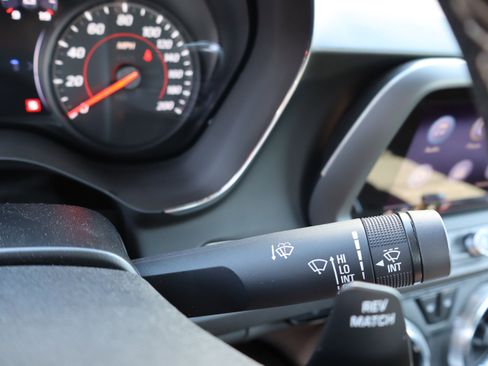 Used 2020 Chevrolet Camaro SS RWD image 20