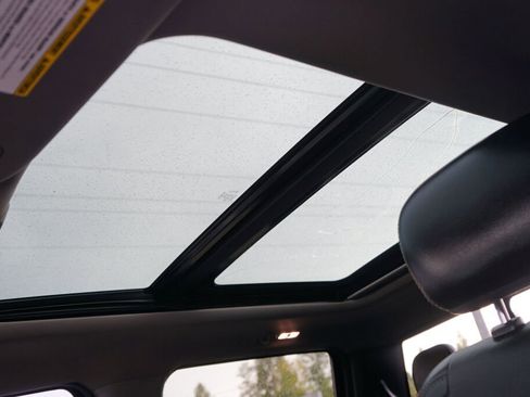 Used 2017 Ford F250 Lariat w/ Chrome Package image 21