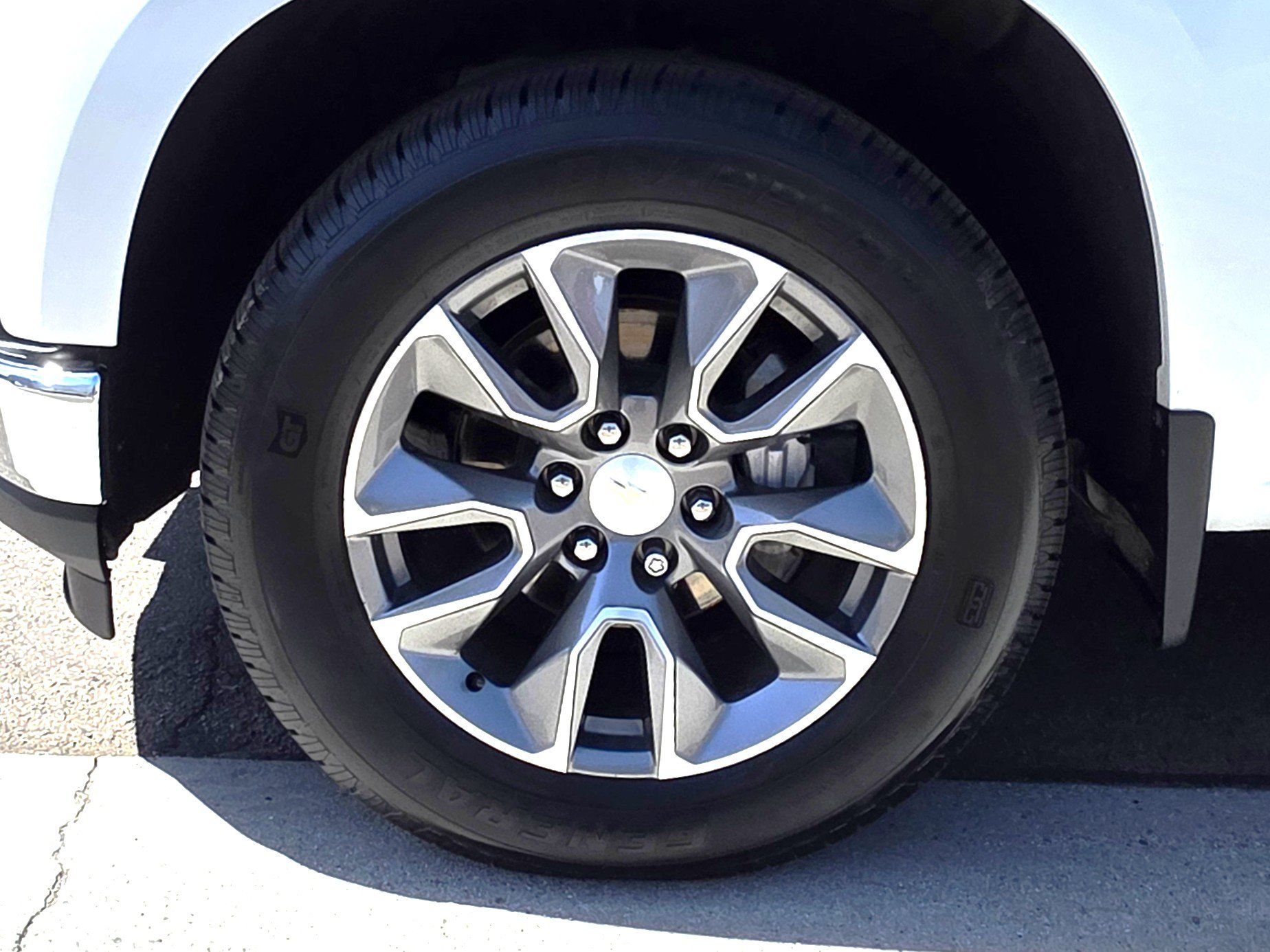 Used 2021 Chevrolet Silverado 1500 LT w/ Convenience Package II RWD image 9