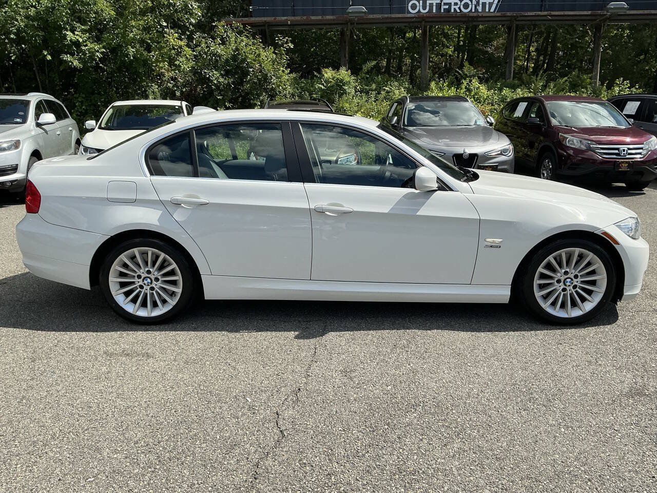 Used 2011 BMW 335i xDrive Sedan AWD/4WD image 4