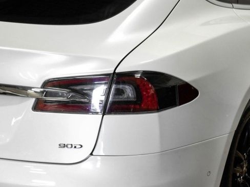 Used 2015 Tesla Model S 85D image 43