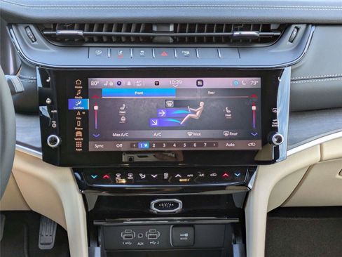 New 2026 Jeep Grand Cherokee L Limited w/ Limited Altitude Package AWD/4WD image 19