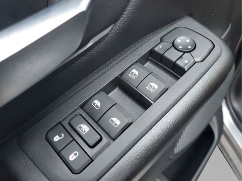 Certified 2026 RAM 1500 Express AWD/4WD image 13