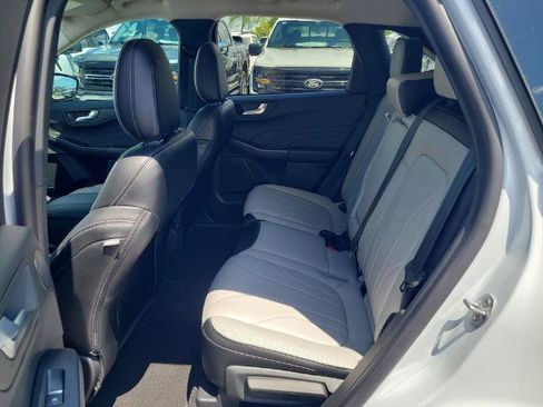 Certified 2025 Ford Escape SE w/ PHEV Premium Package FWD image 12