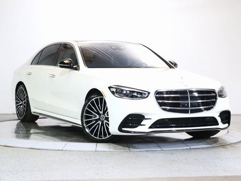 Used 2022 Mercedes-Benz S 500 4MATIC image 1