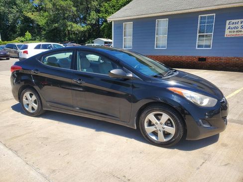 Used 2013 Hyundai Elantra GLS FWD image 3