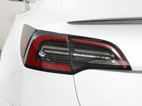 Used 2020 Tesla Model 3 Performance image 13