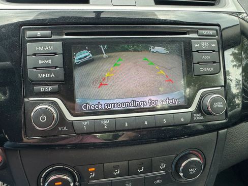 Used 2016 Nissan Sentra SV FWD image 25