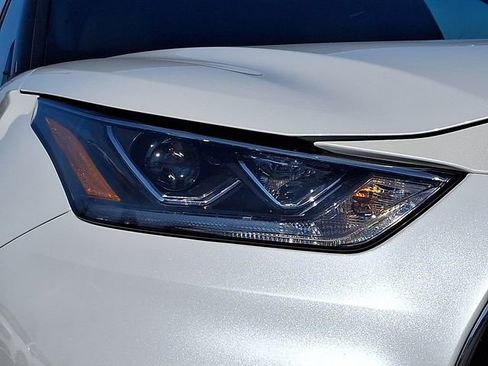 Used 2022 Toyota Highlander Platinum AWD/4WD image 9