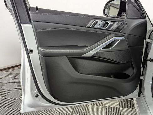Used 2022 BMW X6 xDrive40i w/ M Sport Package image 14