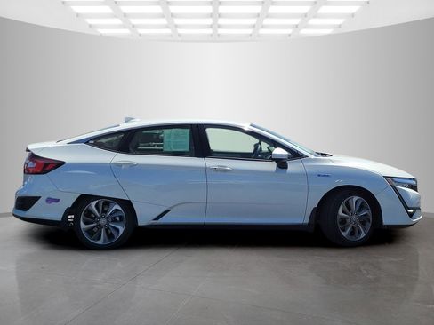 Used 2018 Honda Clarity Plug-In Hybrid image 3