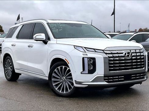 Used 2025 Hyundai Palisade Calligraphy image 1