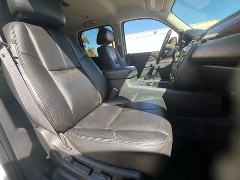 Used 2012 Chevrolet Suburban LT image 13