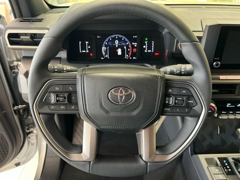 New 2026 Toyota 4Runner SR5 AWD/4WD image 13