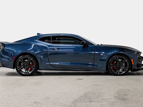 Used 2019 Chevrolet Camaro SS RWD image 5