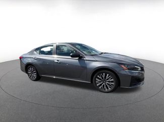 Used 2025 Nissan Altima 2.5 SV FWD video 2