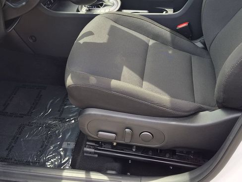 Used 2025 Hyundai Kona SEL FWD image 18