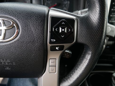 Used 2022 Toyota 4Runner SR5 AWD/4WD image 29
