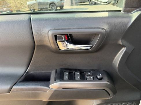 Used 2023 Toyota Tacoma TRD Sport image 15